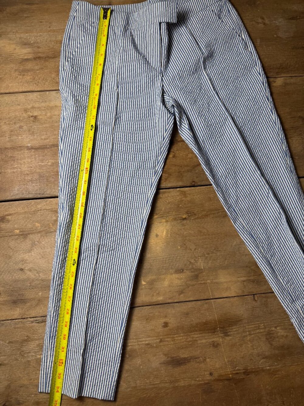 Akris Punto | Size 8 | Frankie Stretch Seersucker Pants in Cream and Navy - Picture 12 of 12